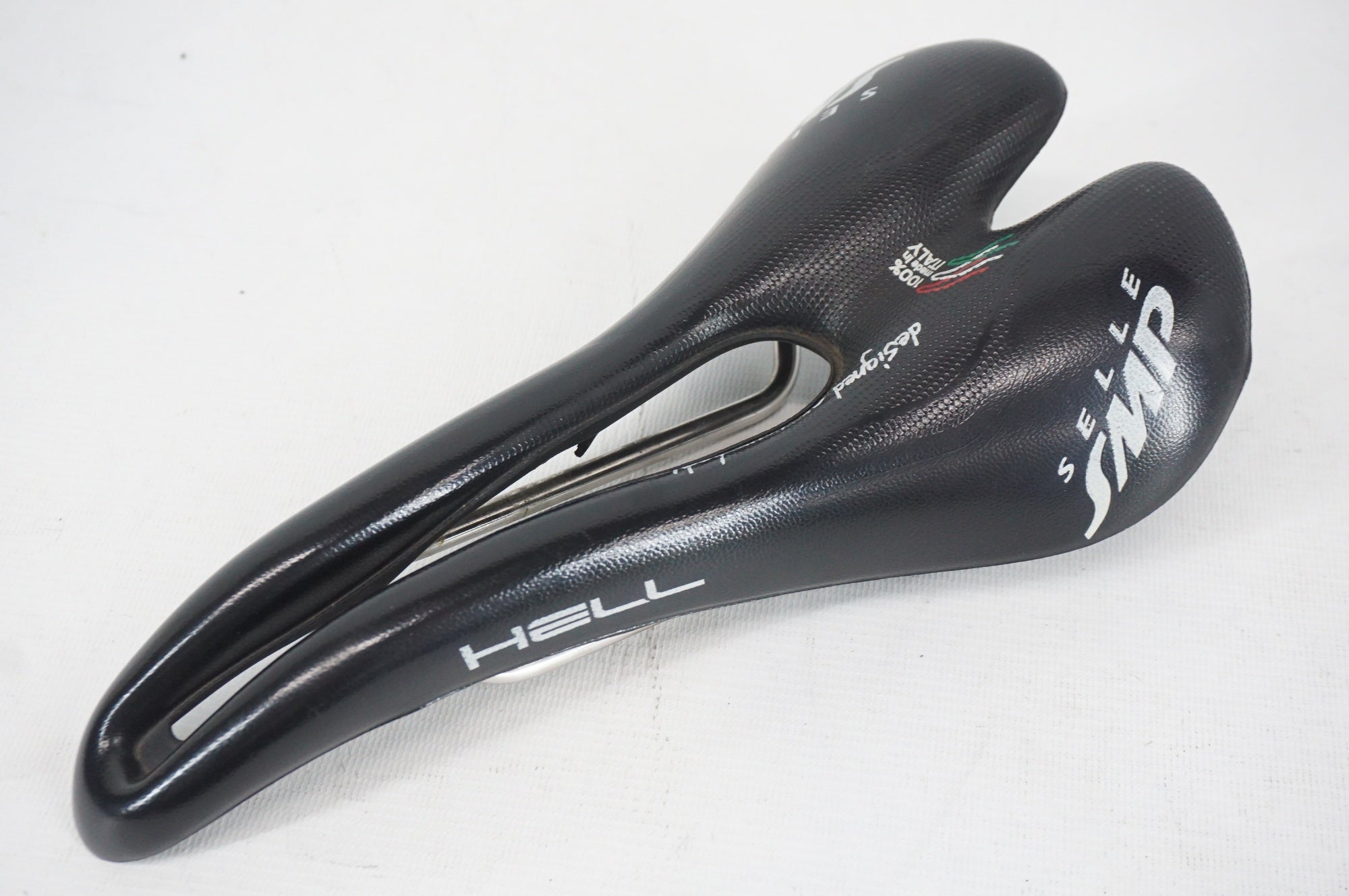 SELLE SMP 「セッレエスエムピー」  HELL サドル / 阪急塚口店