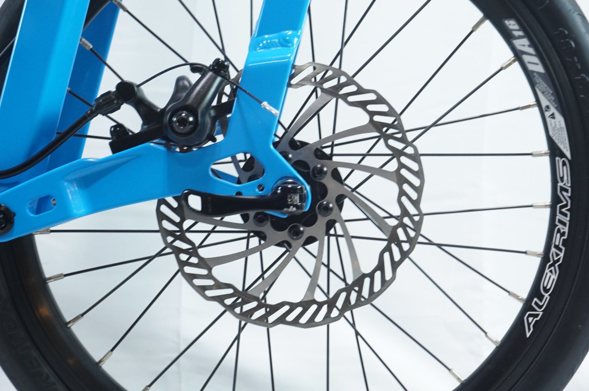 BIRDY 「バーディー」 STANDARD 2024年モデル 18インチ 折りたたみ自転車 / 中目黒店
