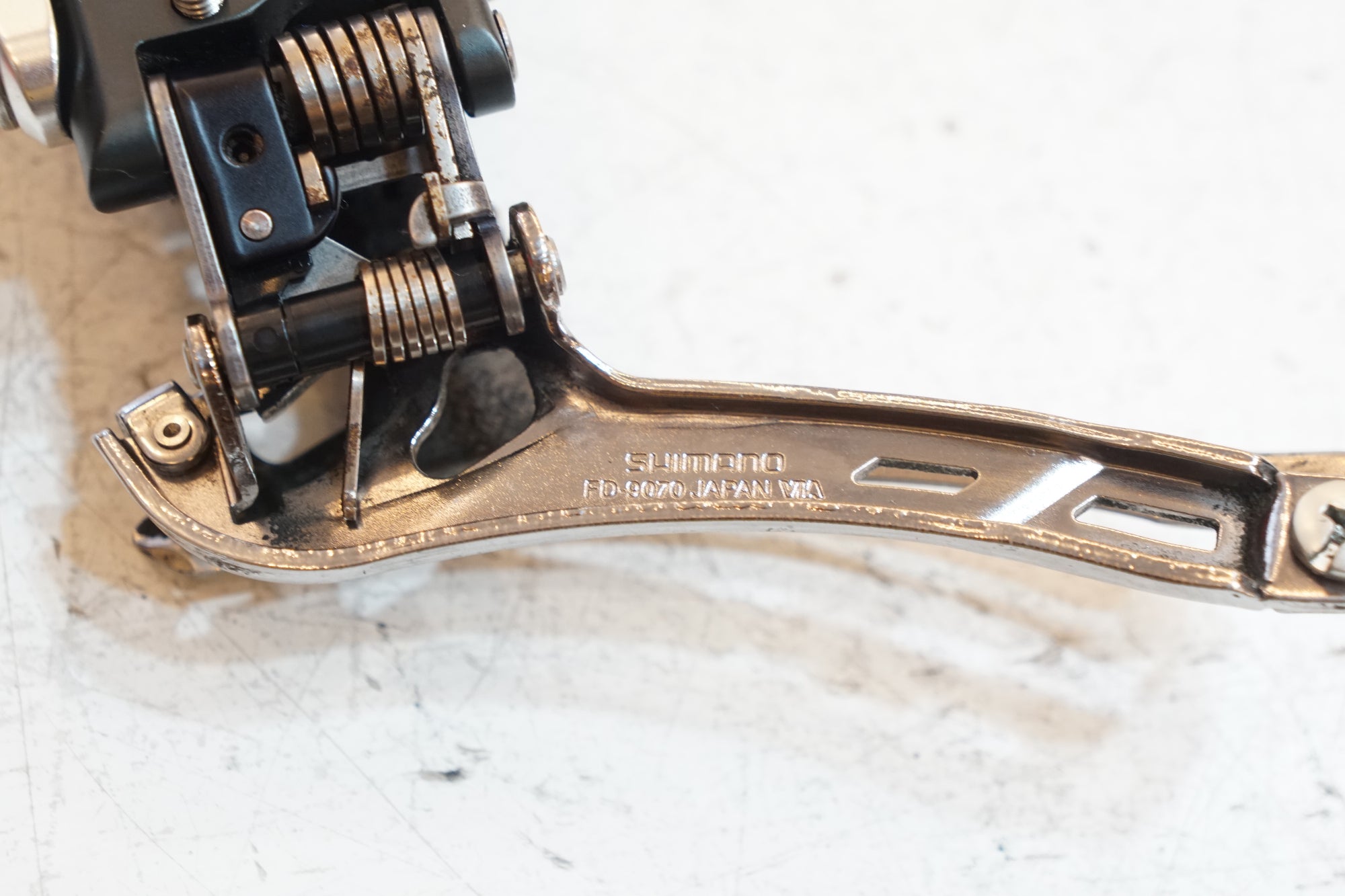 SHIMANO DURA-ACE FD 9070 di2 フロントディレイラー SHIMANO 「シマノ」 DURA-ACE FD-9070 フロントディレイラー