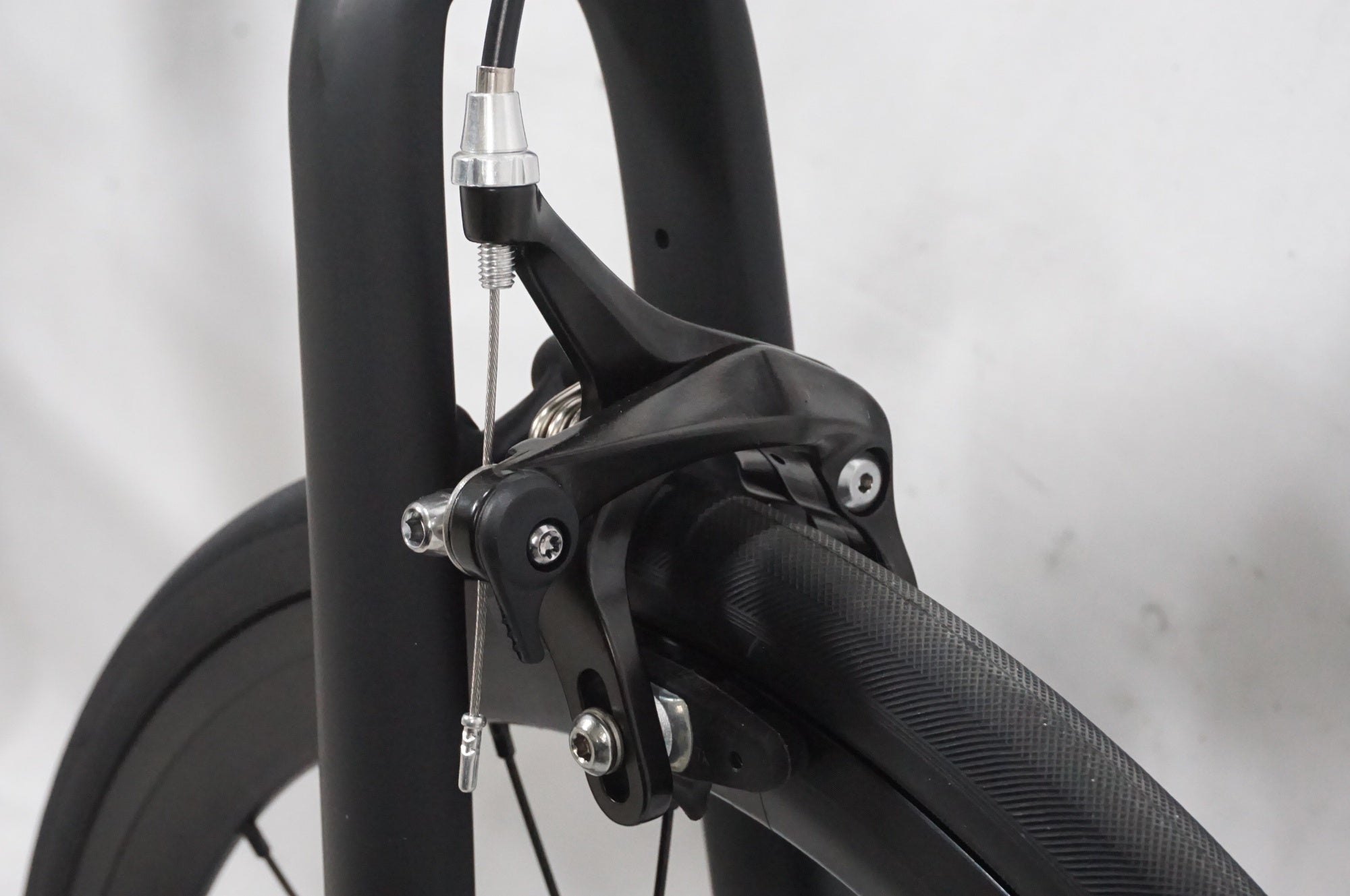 TERN 「ターン」 SURGE 2025年モデル 20インチ ミニベロ / AKIBA店