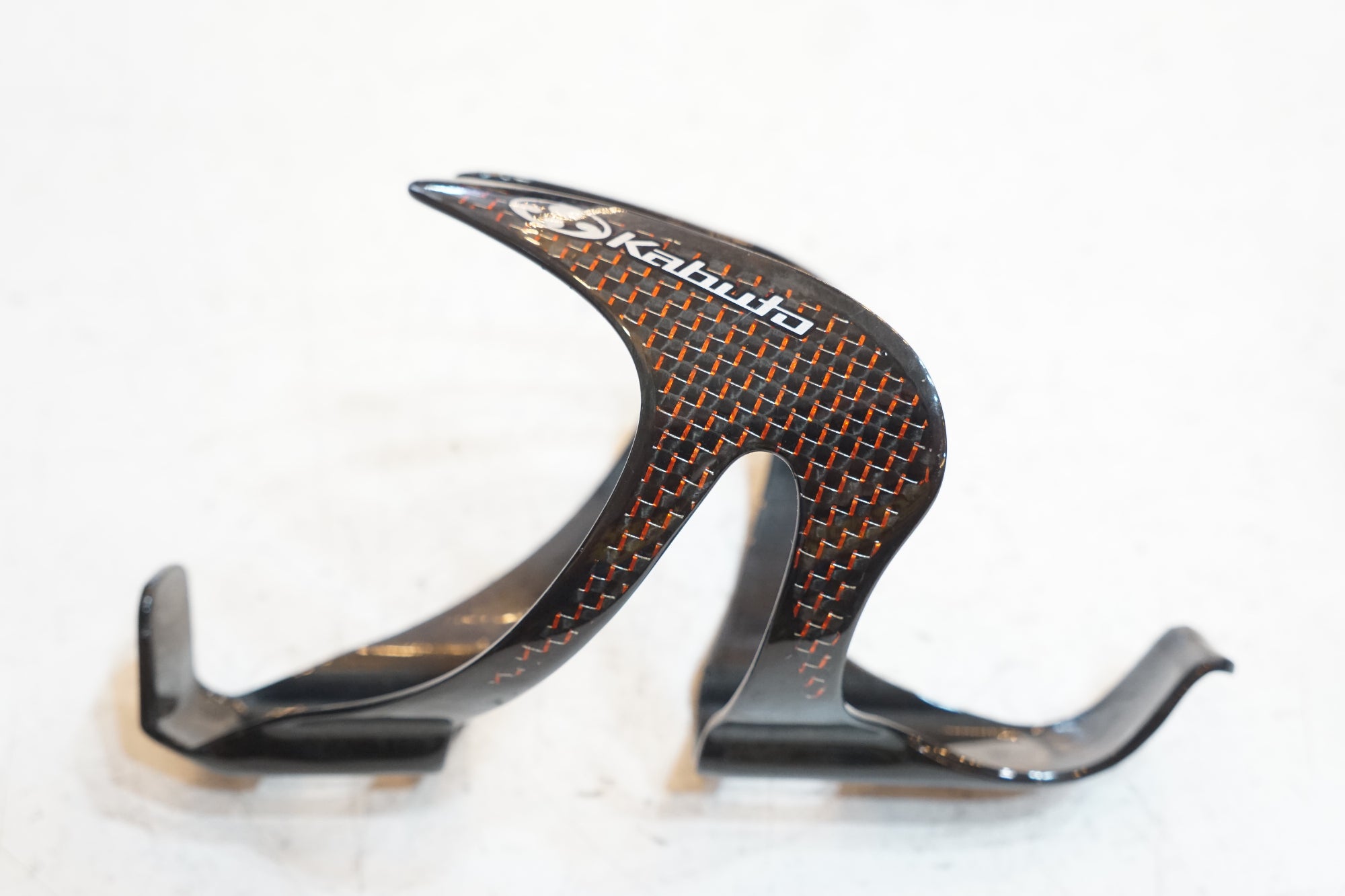 ■3T：カーボン ボトルケージ デザインが美しい3Tカーボンボトルケージ新入荷！ | Climb cycle