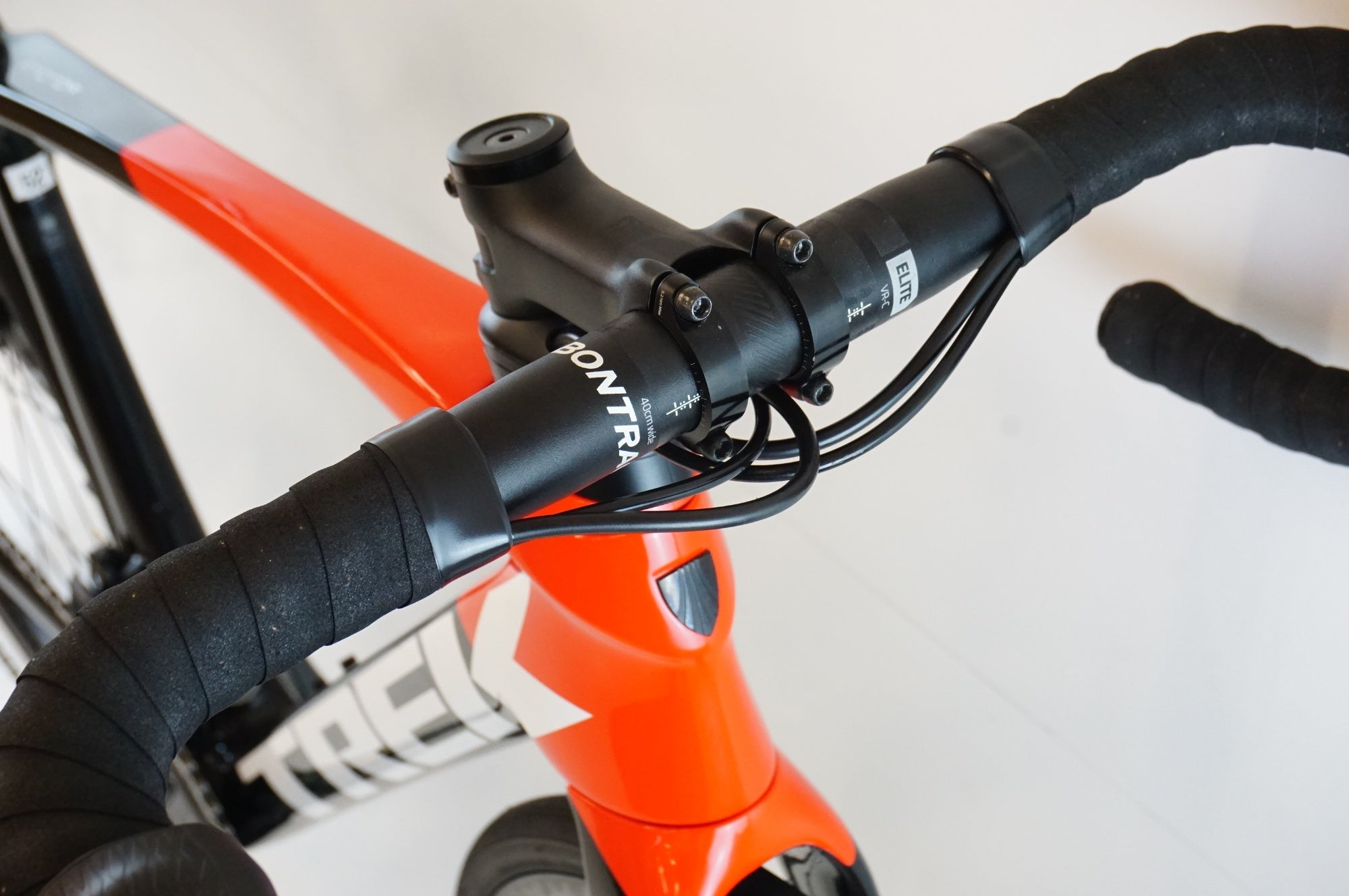 TREK 「トレック」 EMONDA SL6 DISC 2022年モデル ロードバイク TREK 「トレック」 EMONDA SL6 DISC 2021-2022年モデル ロードバイク