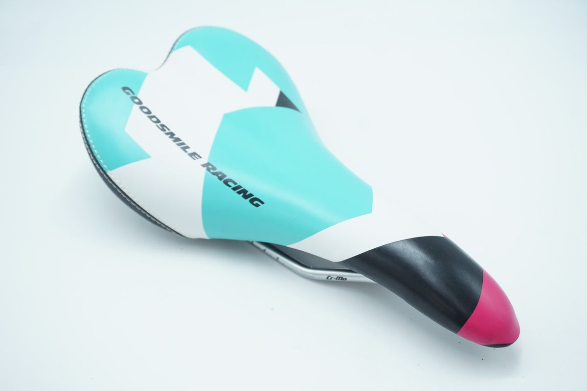 GSR「ジーエスアール」 GOOD SMILE RACING TYPE-3 サドル/ 京都西院店