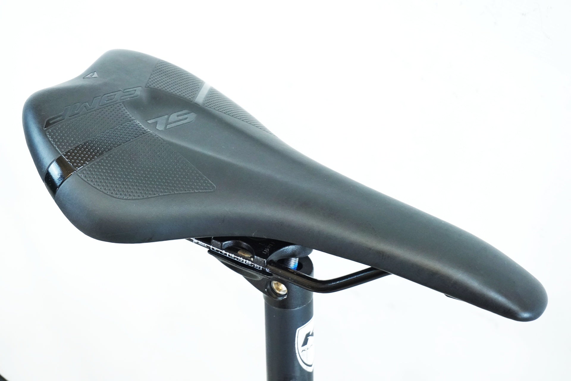 一部訳あり　MERIDA SCULTURA 4000 2019 サイズ47 MERIDA 2019年モデル：税別20万円を切るカーボンロード「SCULTURA 4000 自転車本体