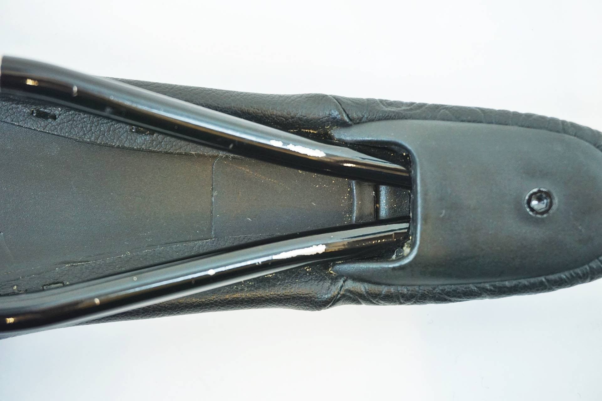 SDG 「エスディージー」 FLY サドル / 有明ガーデン店