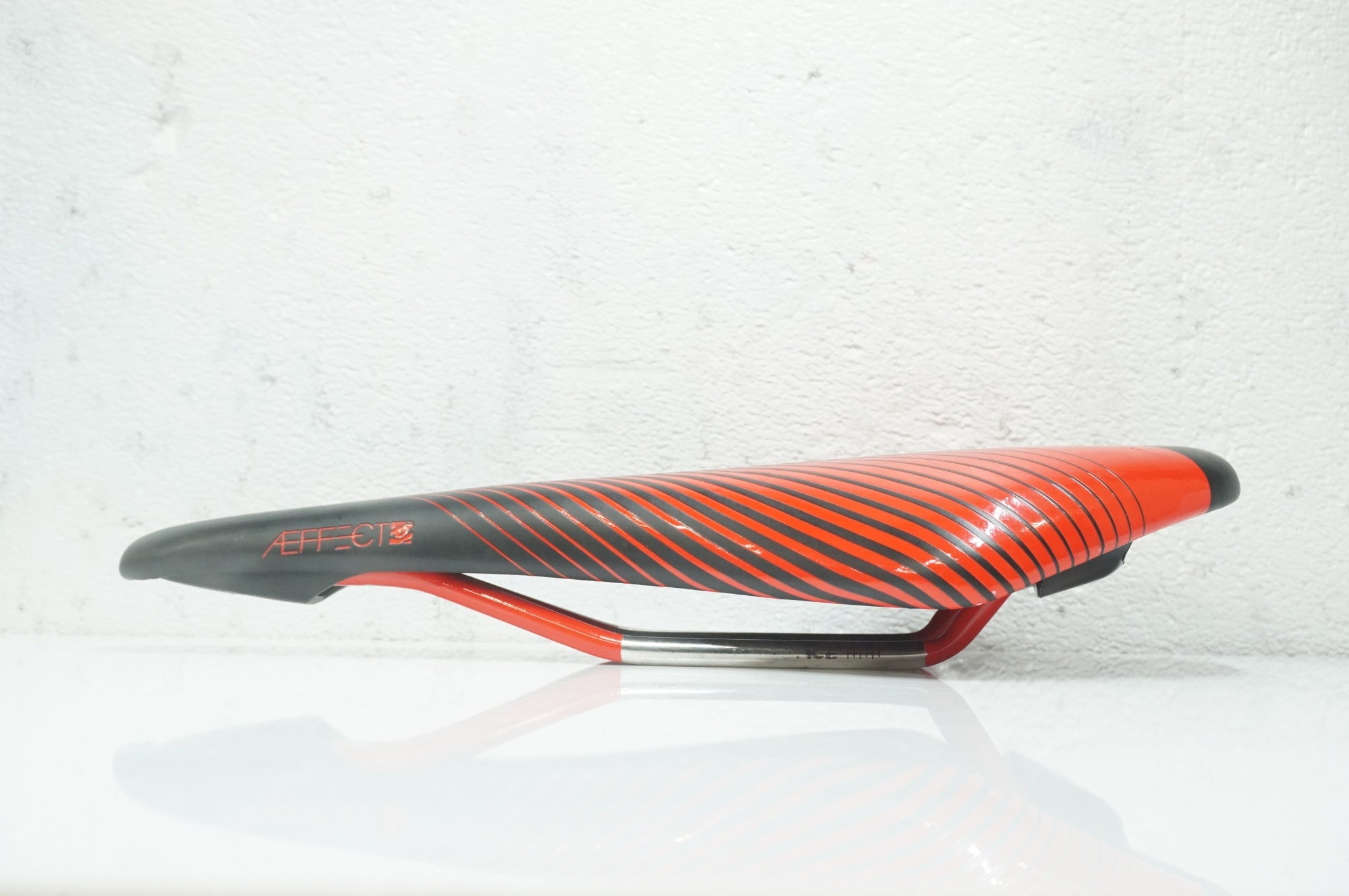 RACEFACE 「レースフェイス」 AEFFECT サドル / 大宮店