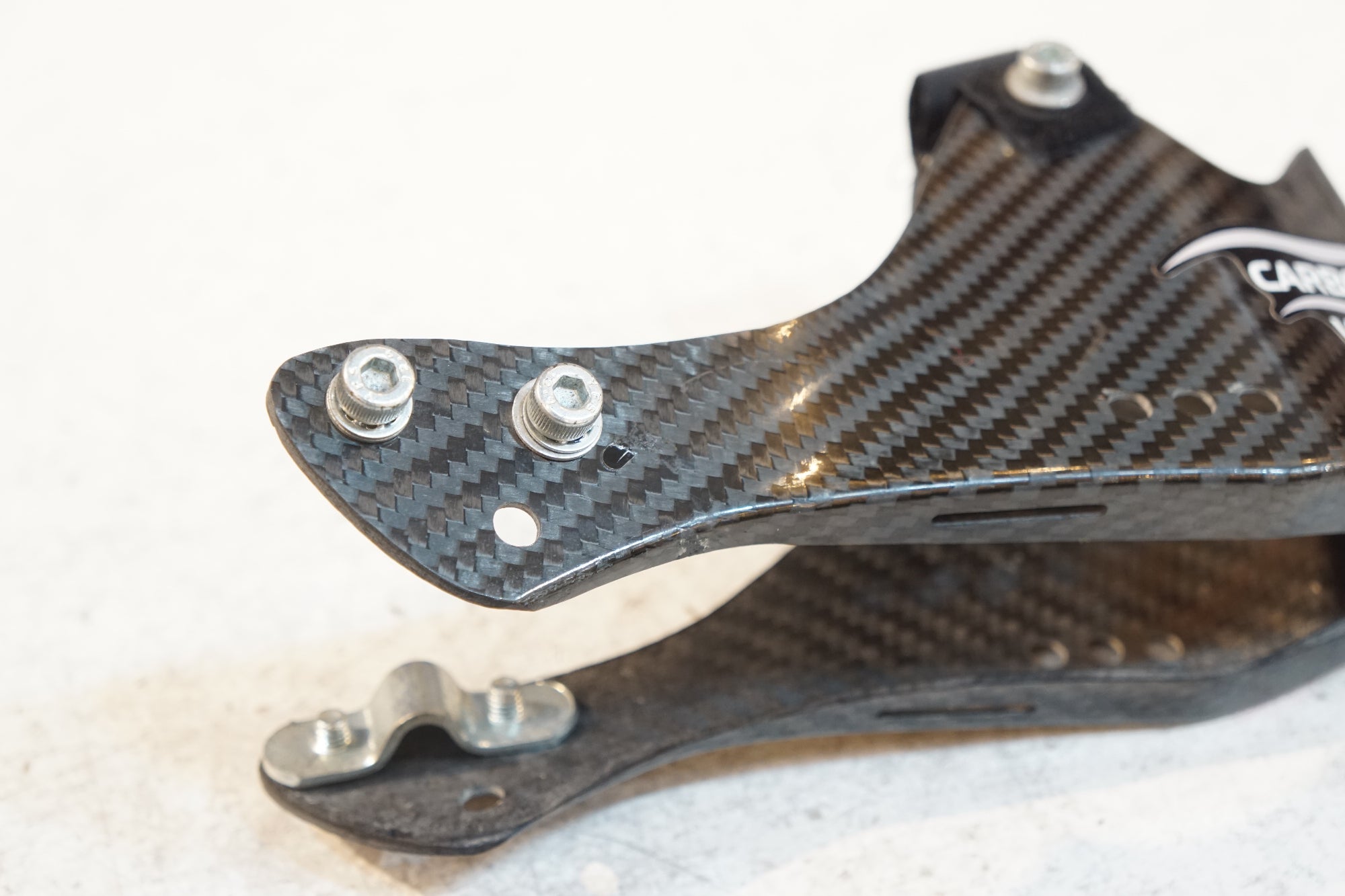 XLAB 「エックスラボ」 CARBON WING 400I ボトルケージ / バイチャリ