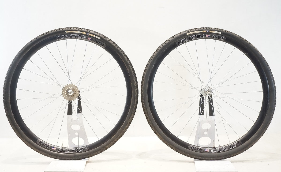 VELOCITY 「ヴェロシティ」 AILERON BLUELUG GRANCOMPE スモールフランジハブ シングル ホイールセット / 横浜戸塚店