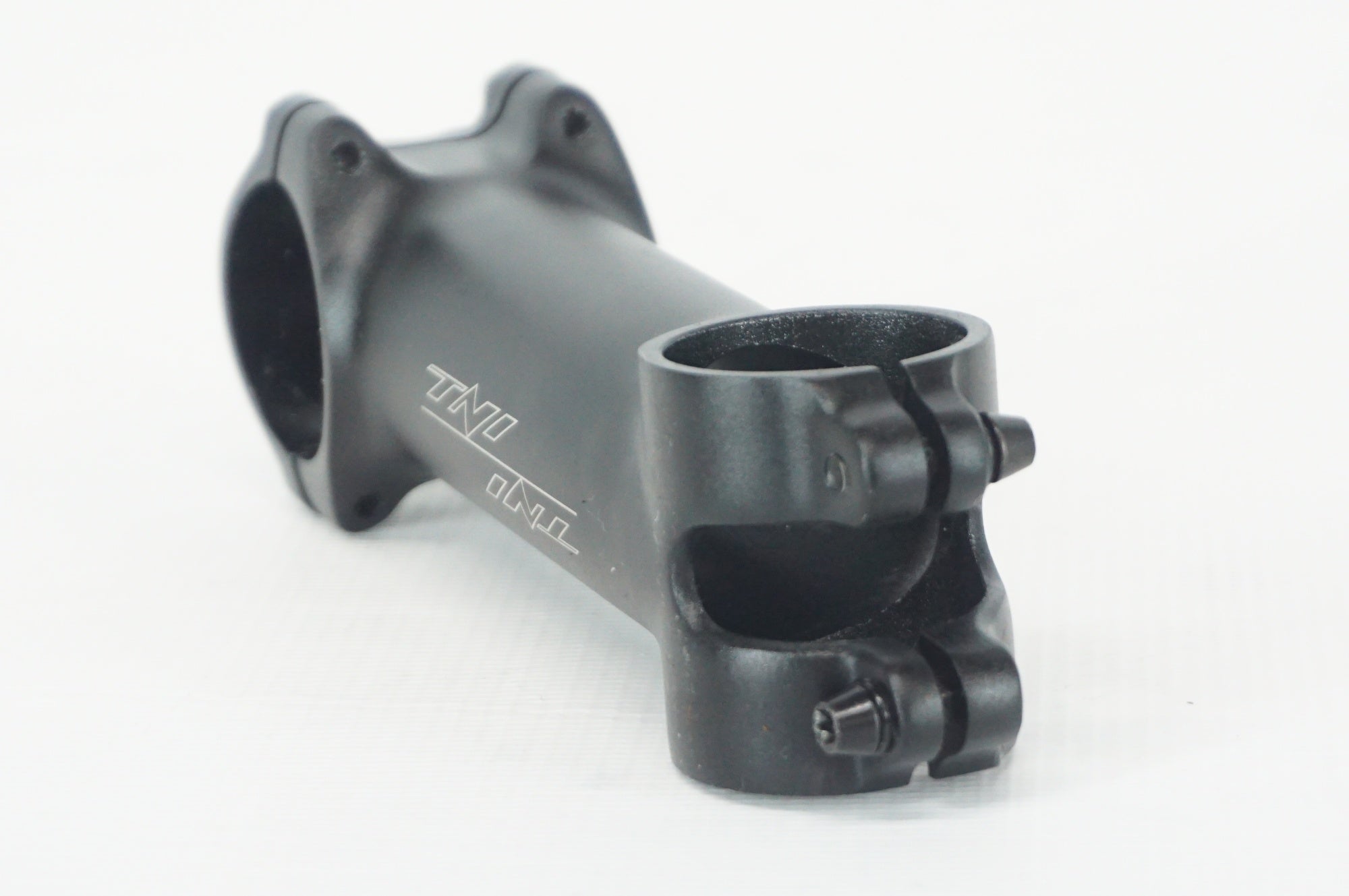 TNI 「ティーエヌアイ」 HELIUM φ31.8 100mm ステム / 阪急塚口店