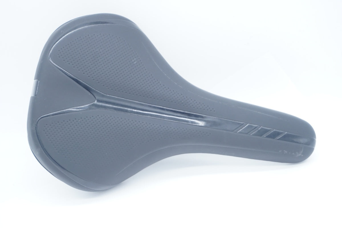 VELO 「ベロ」 サドル / 京都八幡店