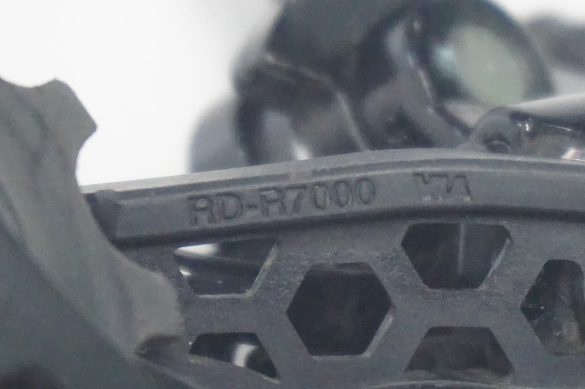SHIMANO 「シマノ」 105 RD-R7000 リアディレイラー / 福岡店