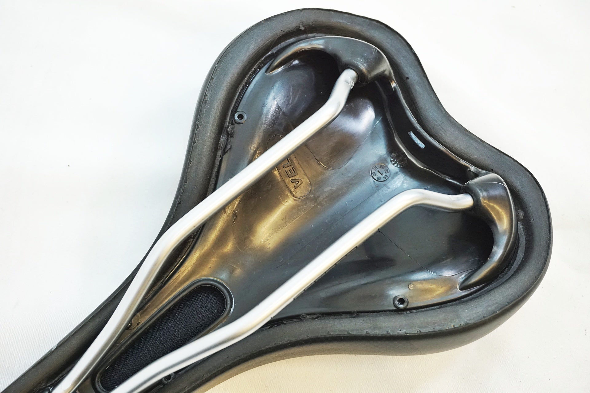 VELO 「ベロ」 VOAM GLIDE サドル / 有明ガーデン店