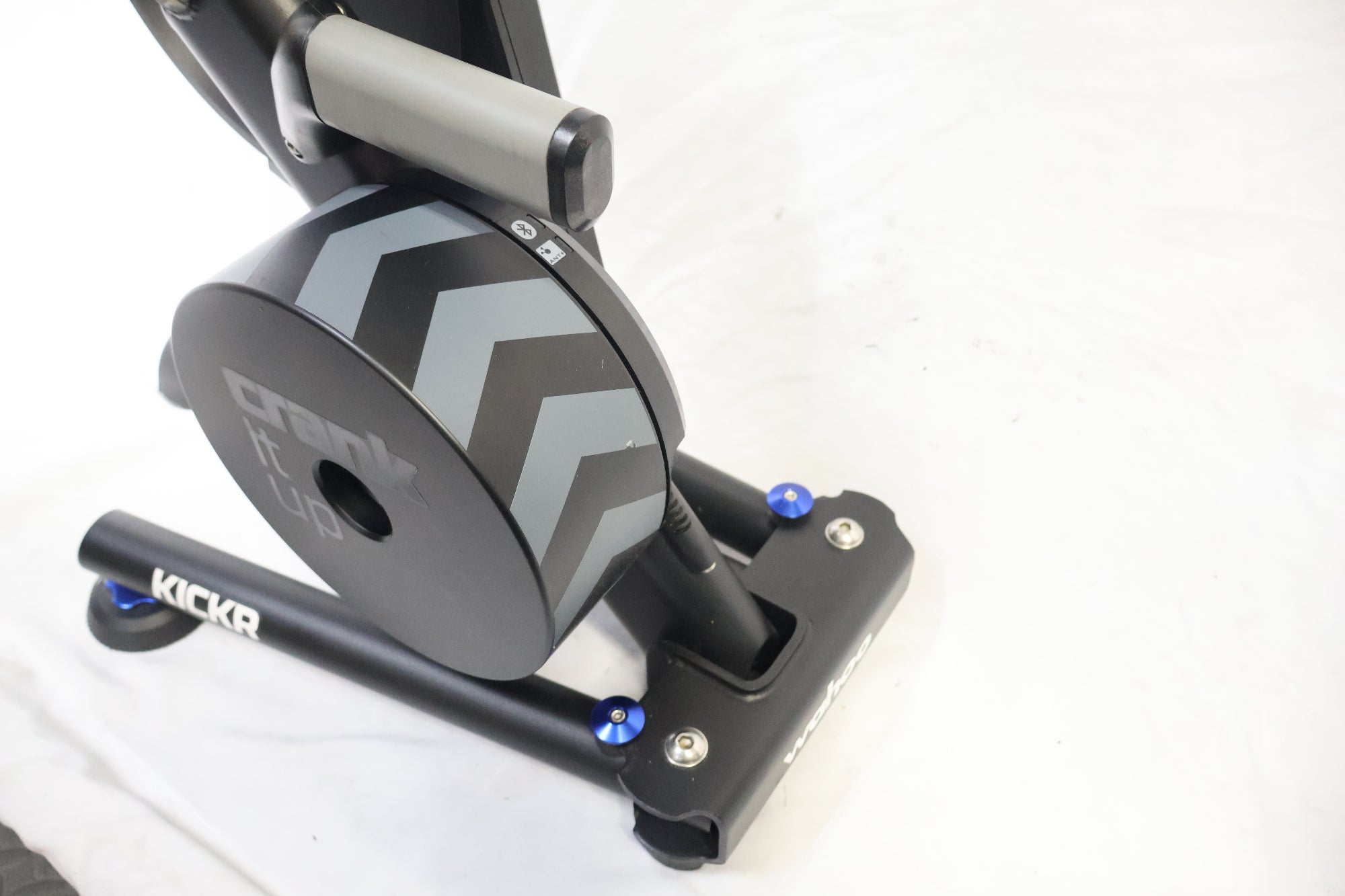WAHOO 「ワフー」 KICKR V5 サイクルトレーナー / 高知店