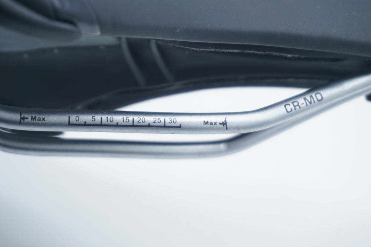 VELO 「ベロ」 サドル / 京都八幡店