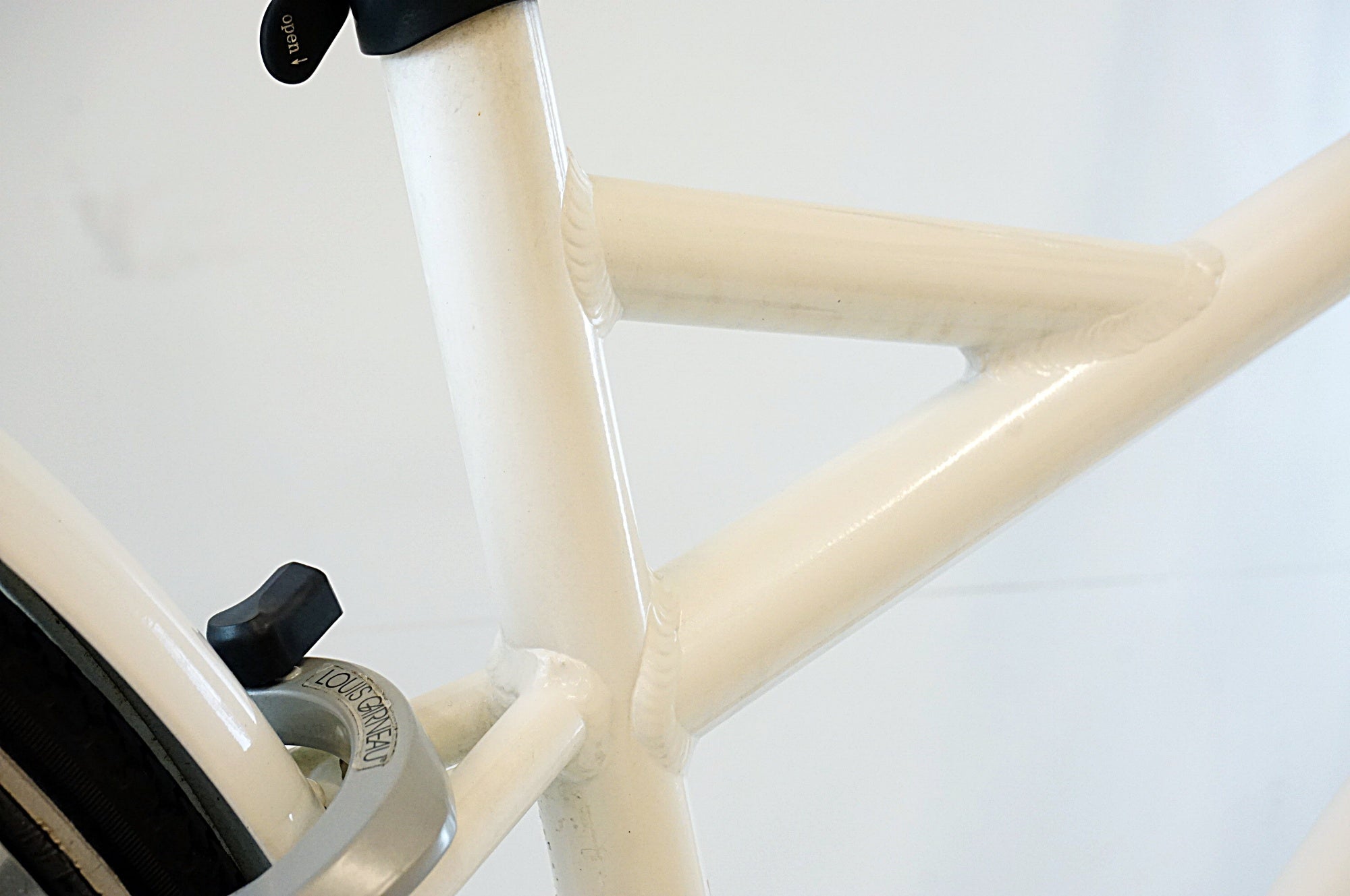 LOUIS GARNEAU 「ルイガノ」 MULTIWAY26 2024年モデル クロスバイク