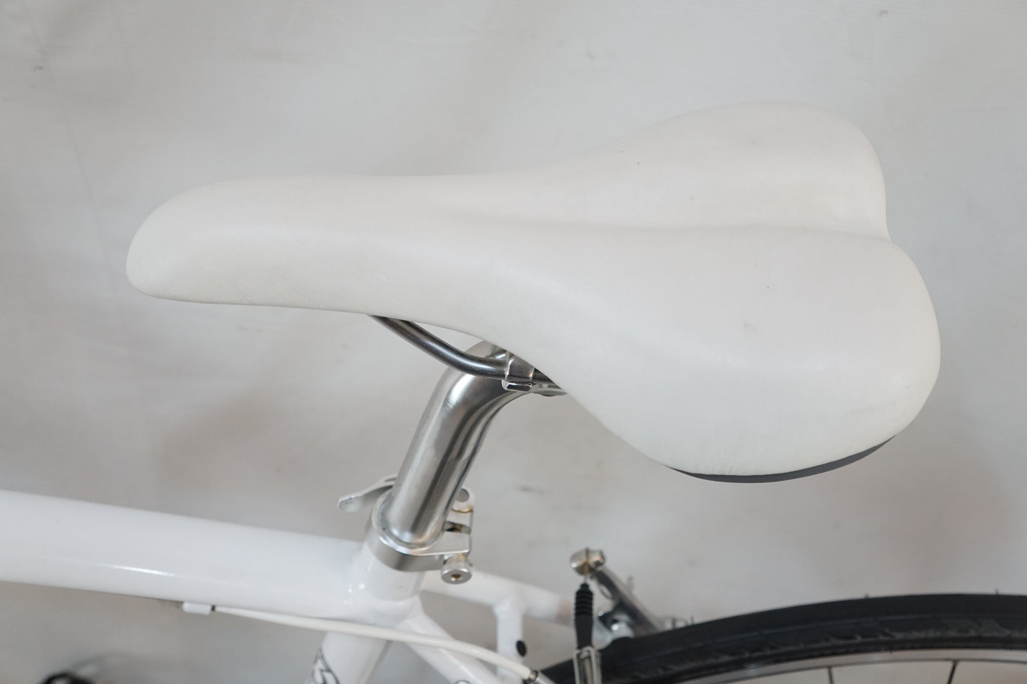 GIANT 「ジャイアント」 ESCAPE R3 2015年モデル クロスバイク / バイチャリ浦和ベース