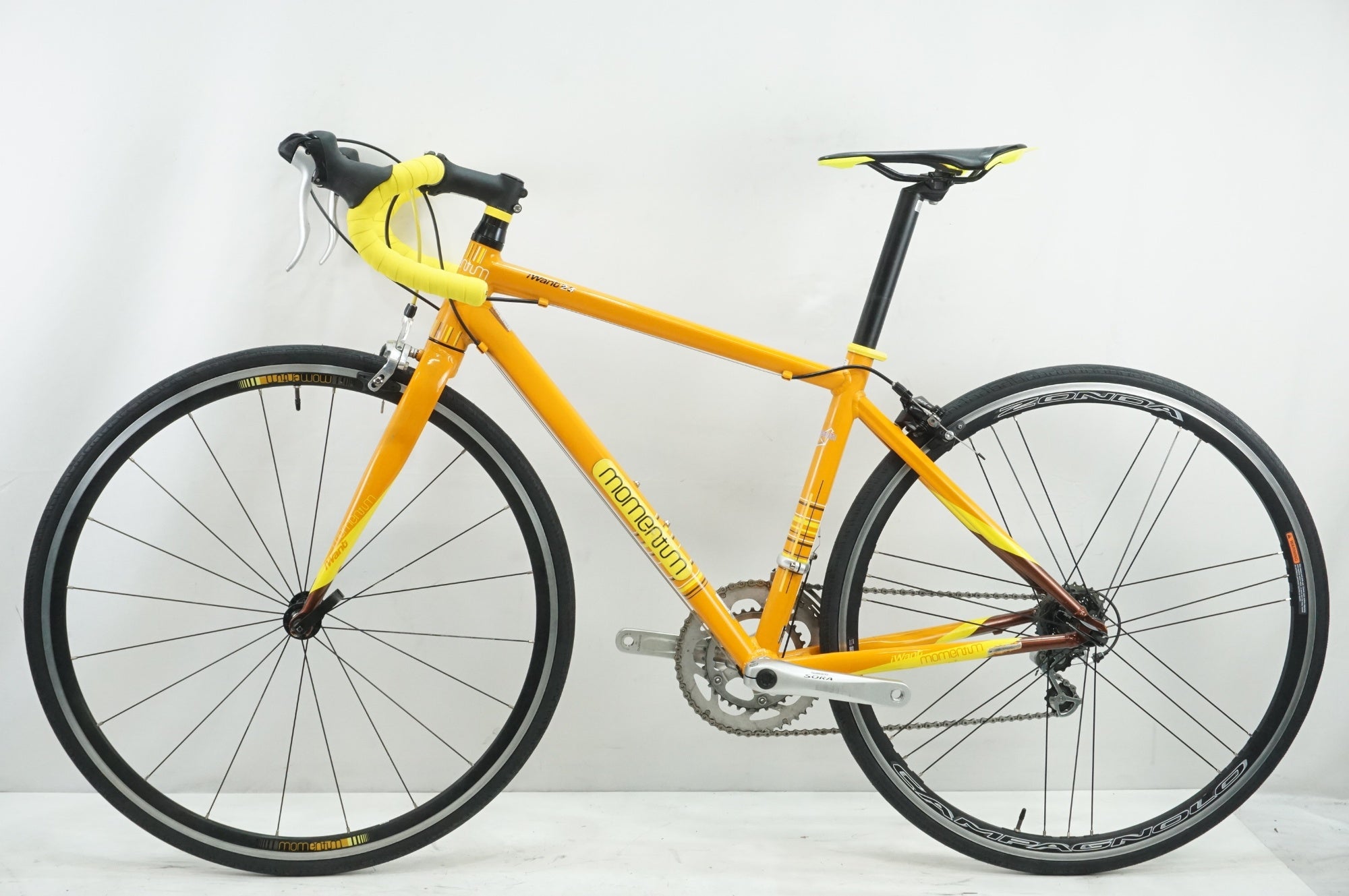 MOMENTUM 「モーメンタム」 IWANT 2.4 2014年モデル カスタム ロードバイク / 大宮店