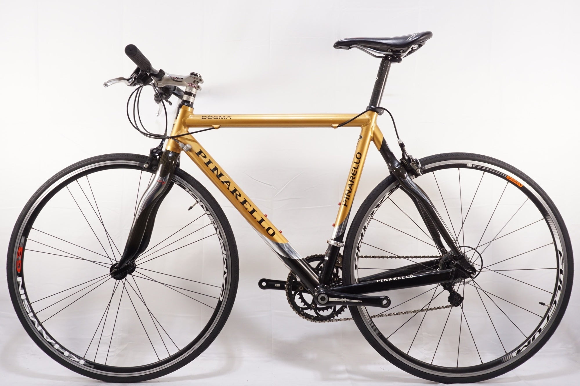PINARELLO 「ピナレロ」 DOGMA カスタム 2005年モデル フラットバーロード / 中目黒店