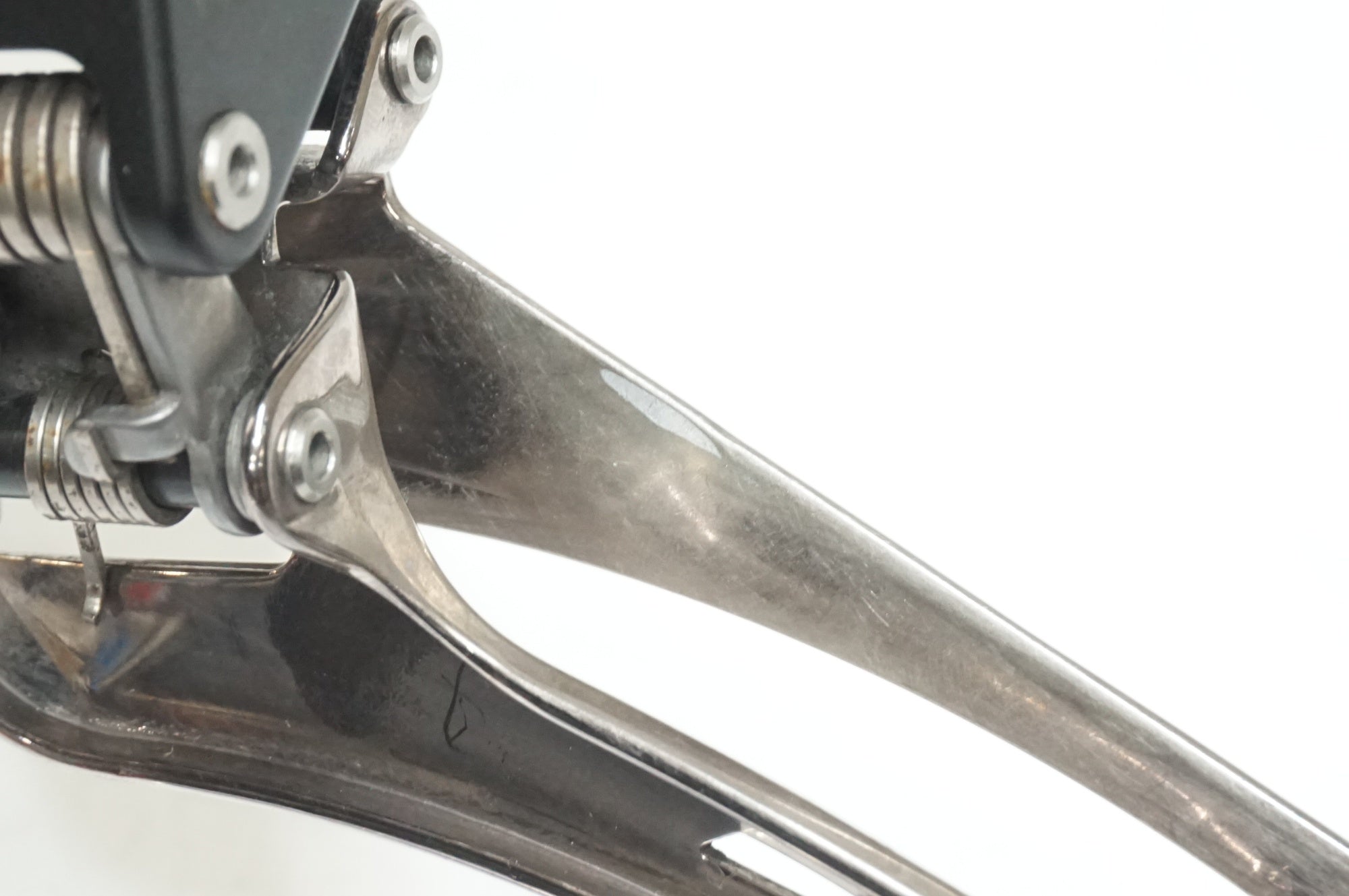 ＼美品／シマノ　デュラエース　FD-R9150　Di2　フロントディレイラー シマノ DURA-ACE（デュラエース）Di2 FD-R9150 直付 フロント