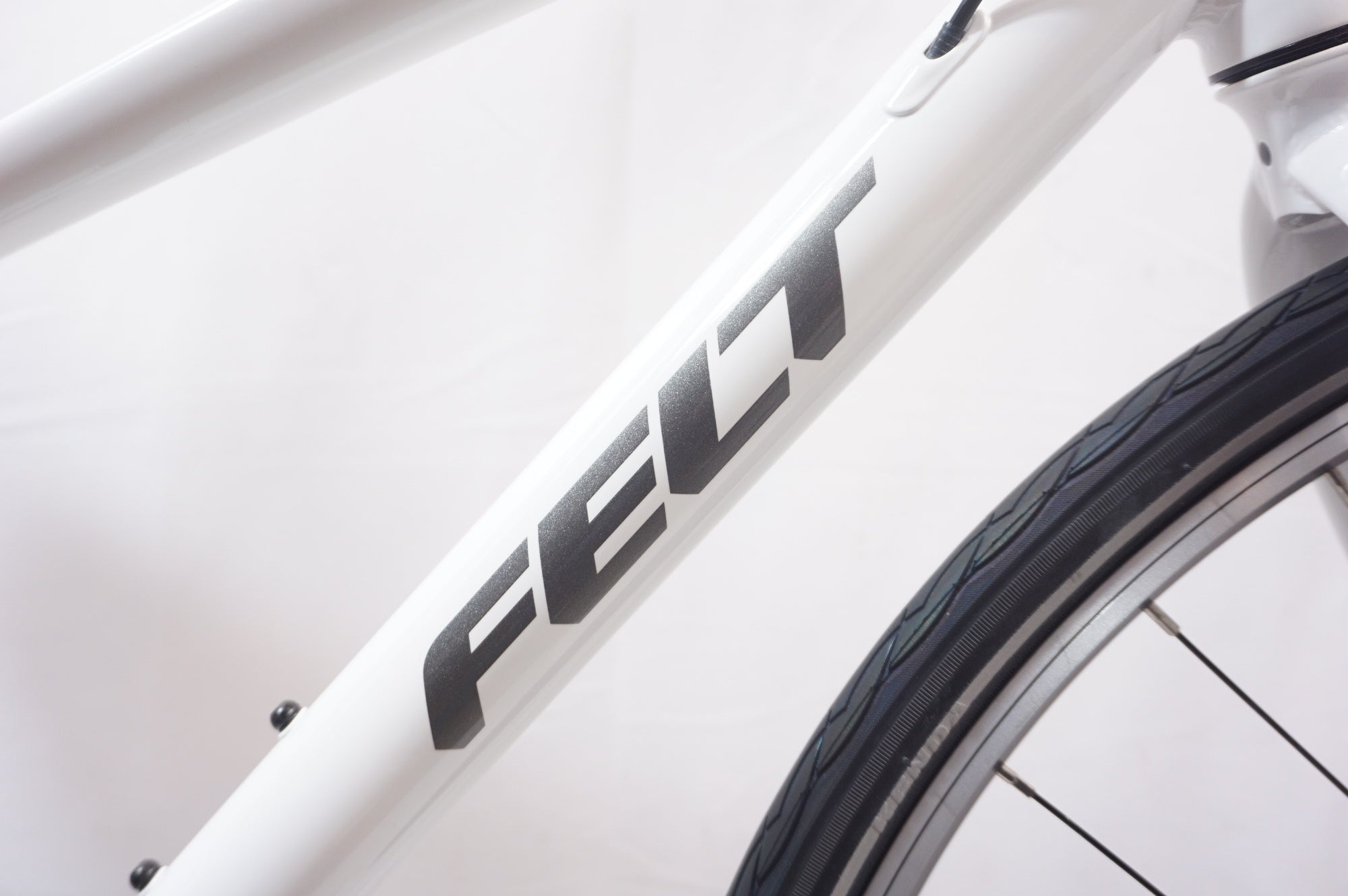 FELT 「フェルト」 VERZA SPEED 50 2021年モデル クロスバイク