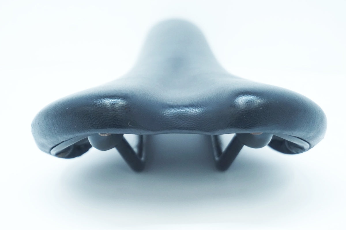 VELO 「ベロ」 サドル / 大阪美原北インター店