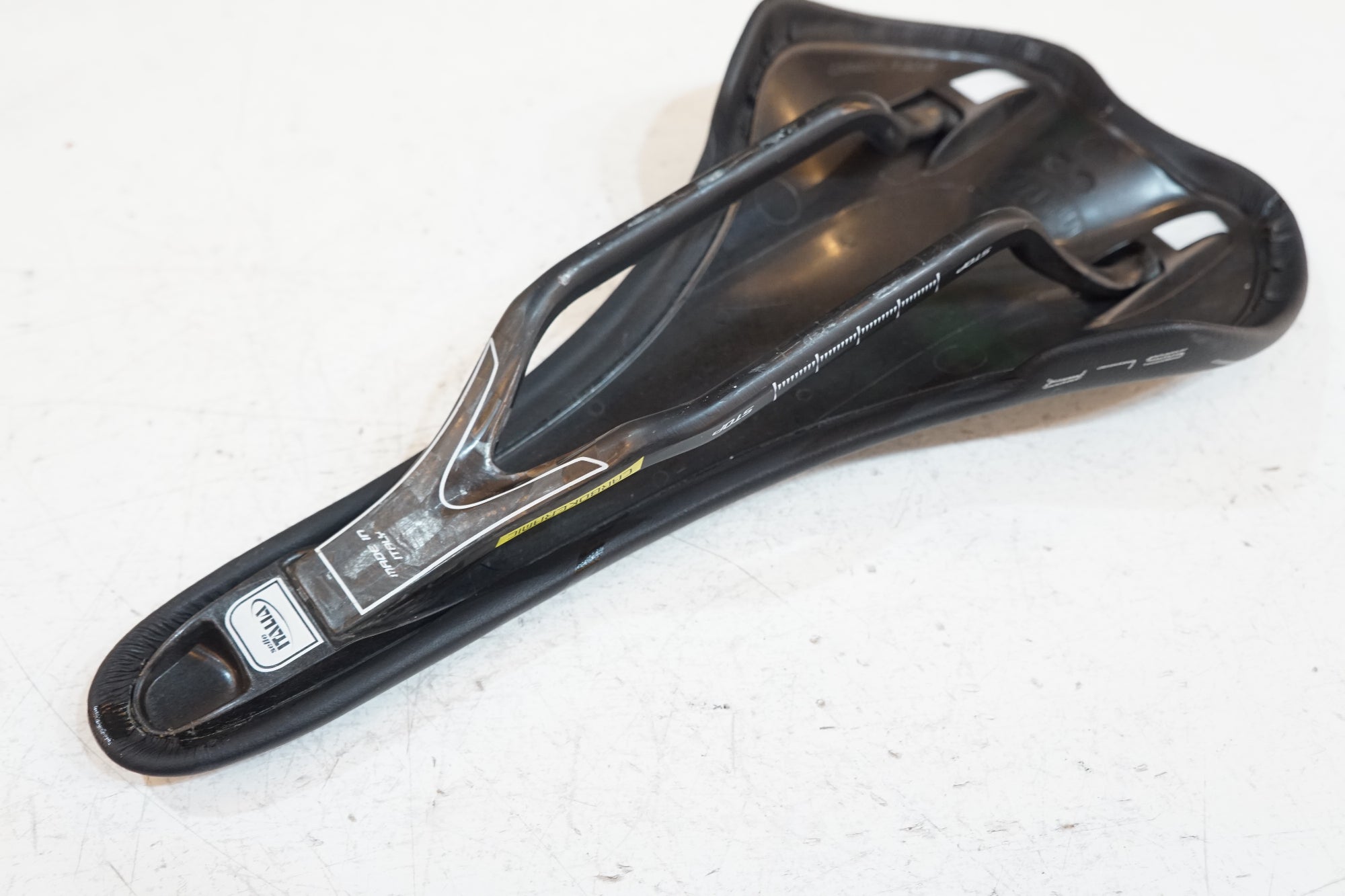 SELLE ITALIA 「セラ イタリア」 SLR DE ROSA サドル / バイチャリ浦和ベース