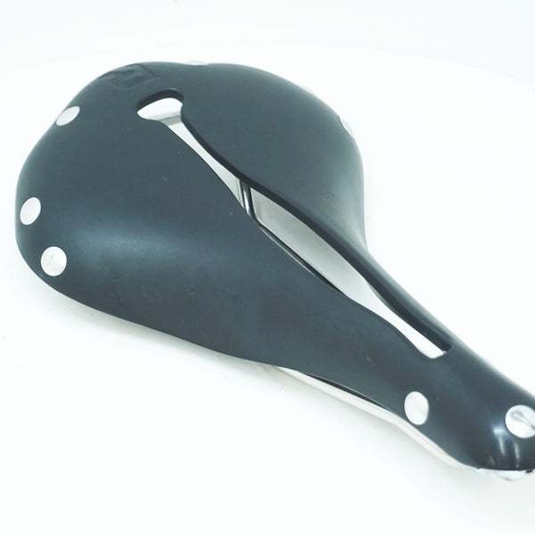 SELLE ANATOMICA 「セラアナトミカ」 R2 RUBBER サドル / 大阪美原北