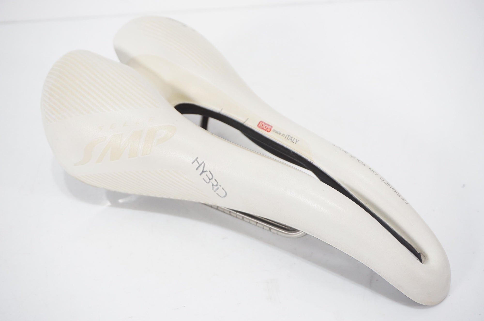 SELLE SMP 「セラエスエムピー」 HYBRID サドル / AKIBA店
