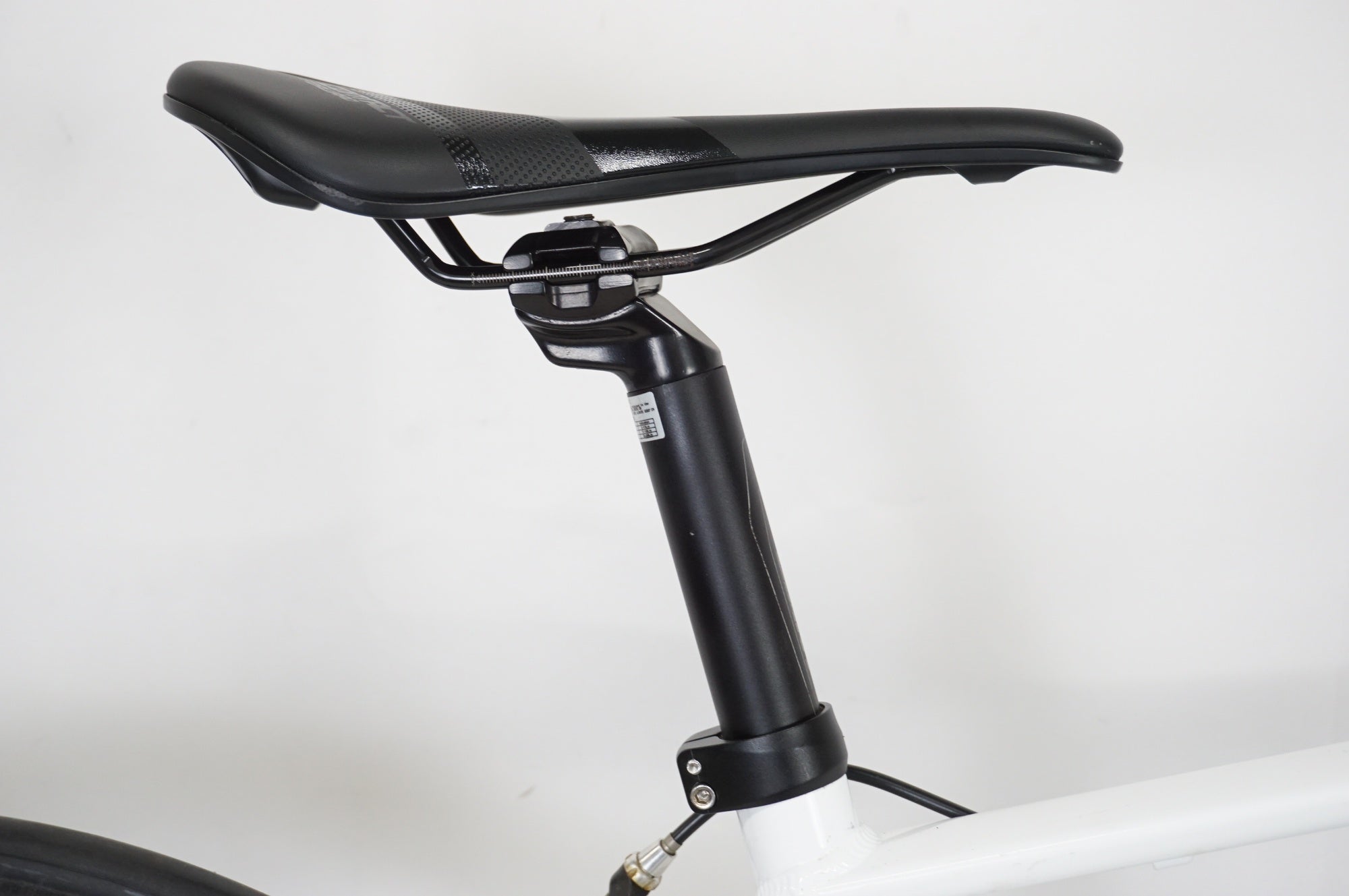 GIANT 「ジャイアント」 DEFY4 2015年モデル ロードバイク