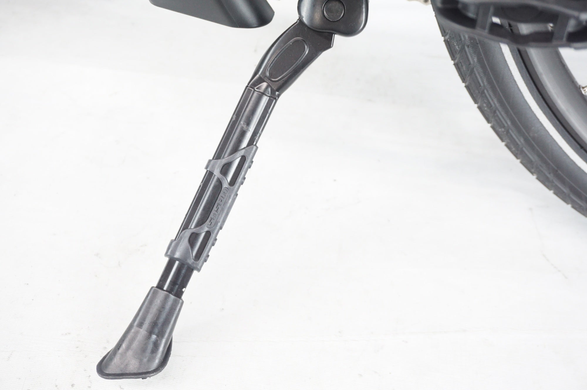 BESV 「ベスビー」 CF1 LINO 2025年モデル 26インチ 電動アシスト自転車 / 阪急塚口店