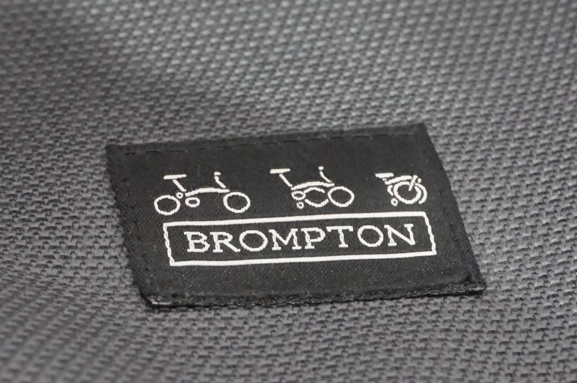 BROMPTON 「ブロンプトン」 ROLL TOP フロントバッグ / AKIBA店