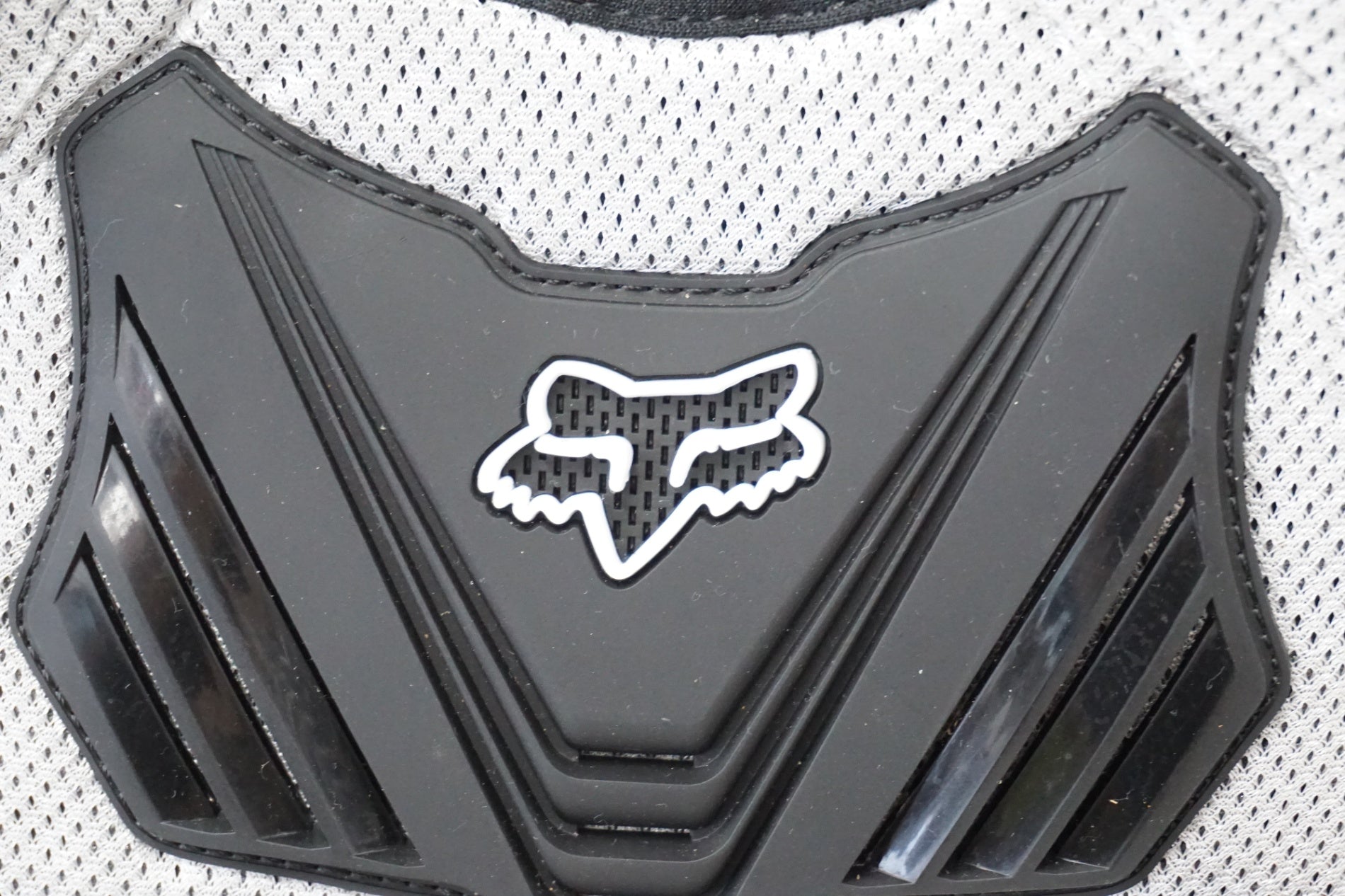 FOX 「フォックス」 PeeWee M-Lサイズ タイタンルーストデフレクター / 奈良店