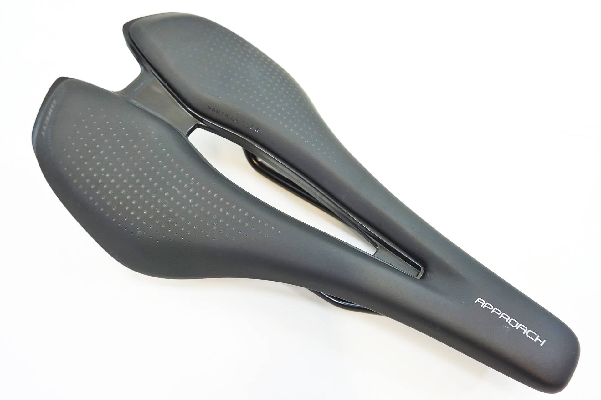 GIANT 「ジャイアント」 APPROACH サドル / 有明ガーデン店