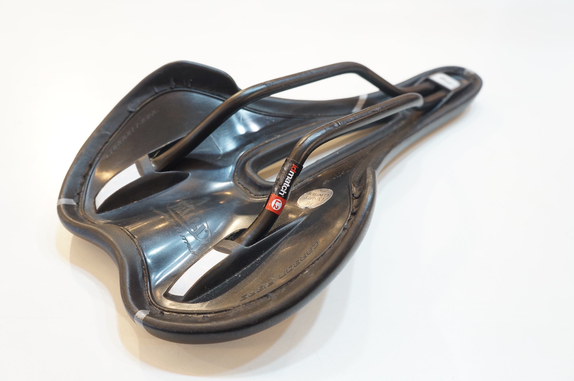 SELLE ITALIA 「セライタリア」 SLR サドル / バイチャリ浦和ベース