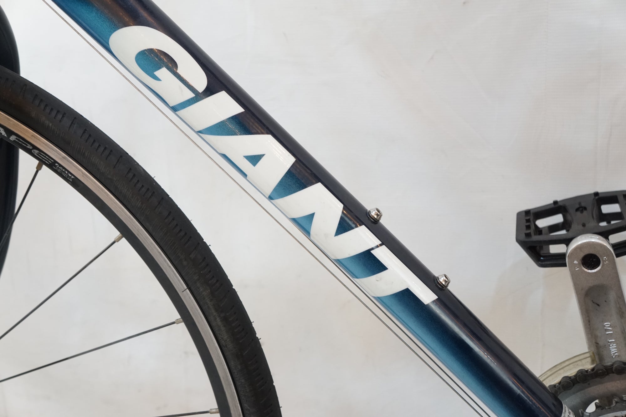 GIANT 「ジャイアント」 ESCAPE R3 2015年モデル クロスバイク / バイチャリ浦和ベース