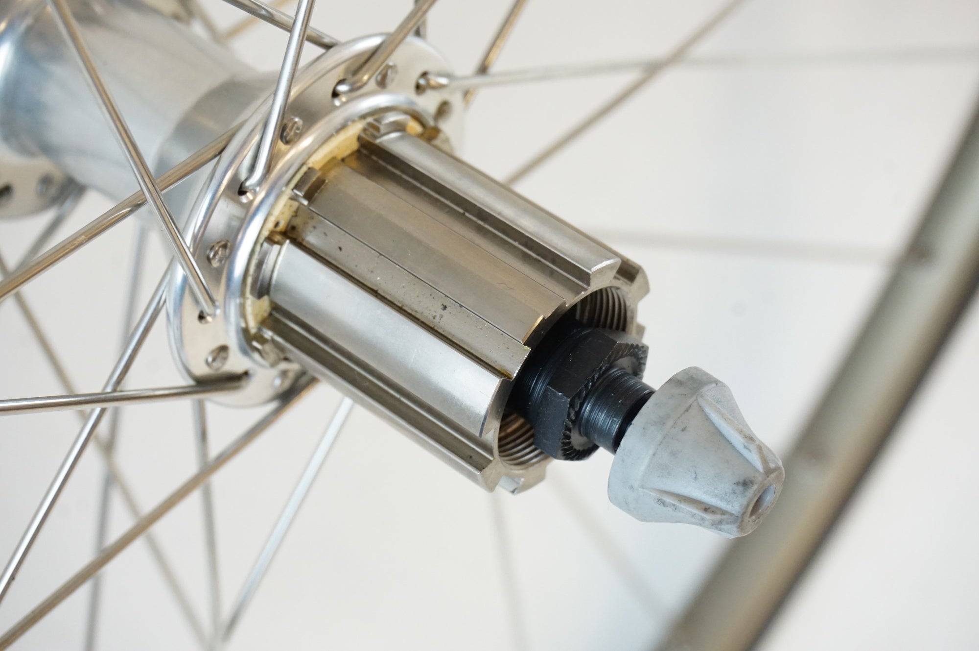 ヨ*コ様 AMBROSIO アンブロッシオ ホイール アルミ クリンチャー カン AMBROSIO 「アンブロッシオ」 MONTREAL リム CAMPAGNOLO ハブ カンパ11