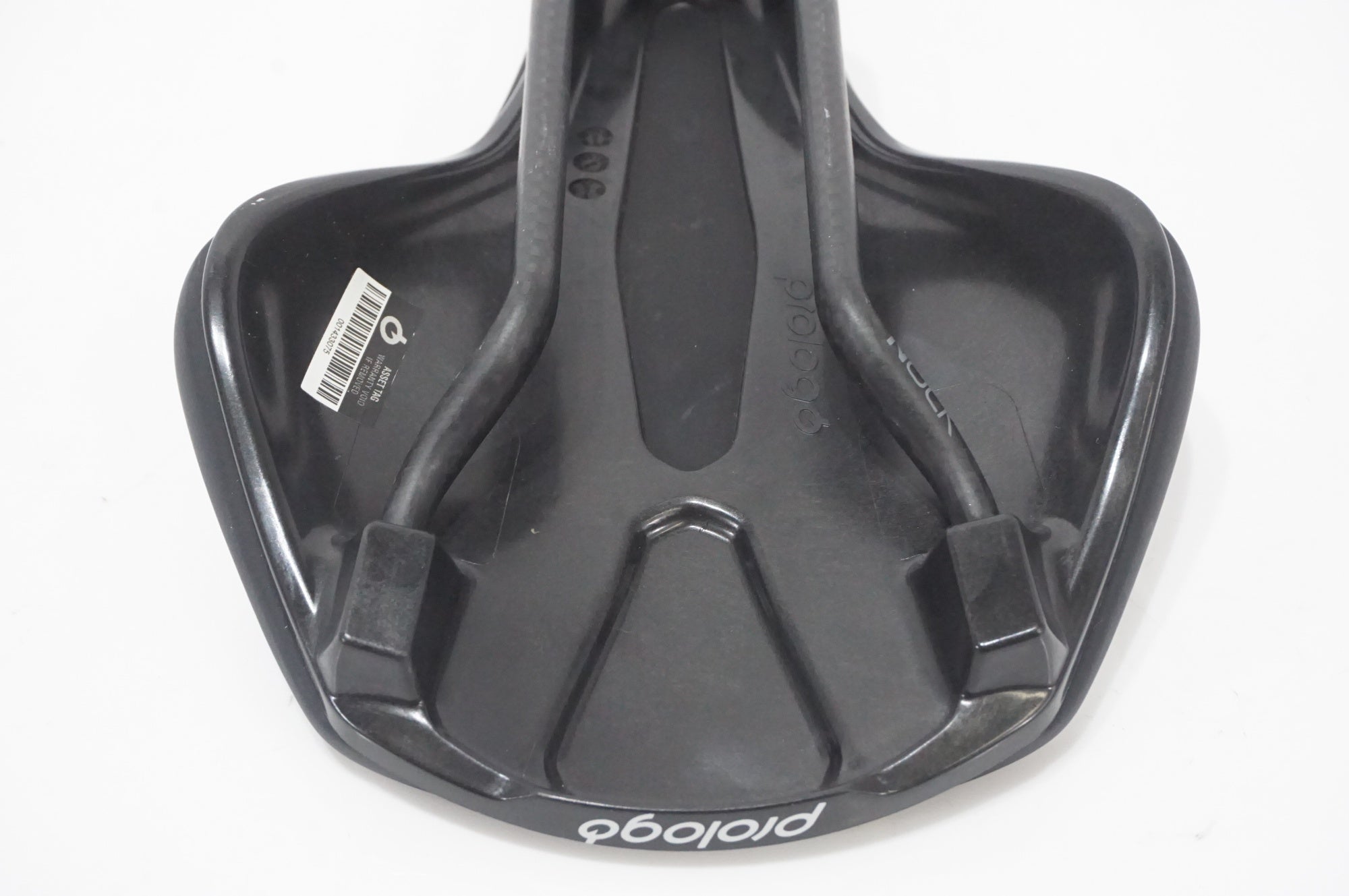 PROLOGO 「プロロゴ」 NAGO R4 NACK 147 サドル / AKIBA店