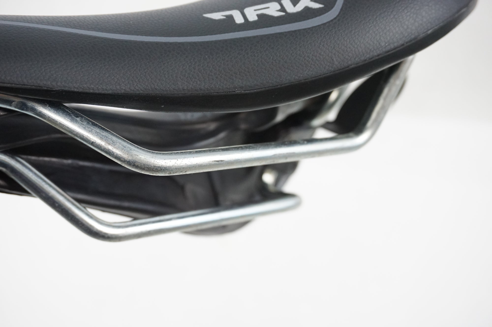 SELLE SMP 「セラエスエムピー」 TRK サドル / 川越店