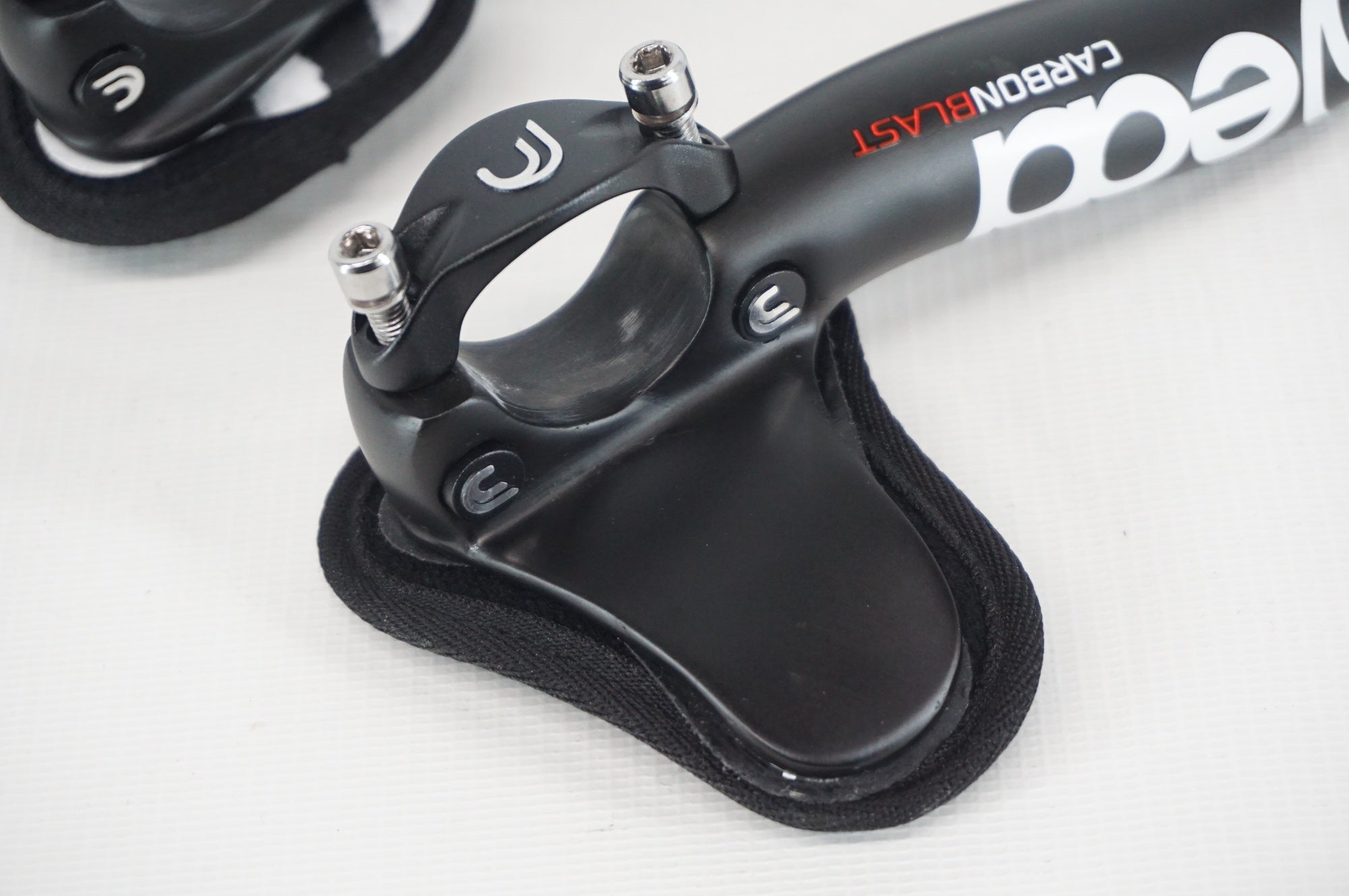 DEDA 「デダ」 CARBON BLAST Φ31.7 135mm TTバー / 阪急塚口店