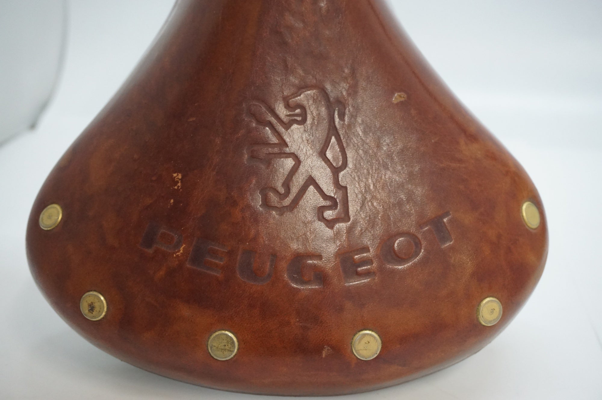 【美品・箱付】PEUGEOT レザーサドル　革 PEUGEOT 「プジョー」 レザー サドル / 福岡アイランドシティ店