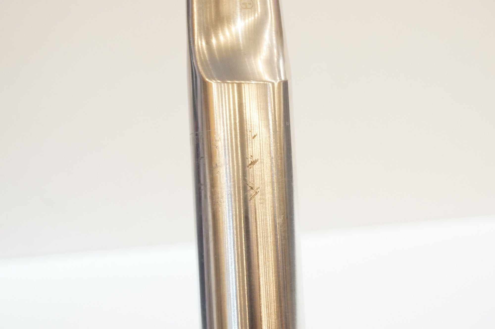 TRADIZIONE 「トラディツィオーネ」 AERO 300mm φ27.2 シートポスト / 浦和ベース