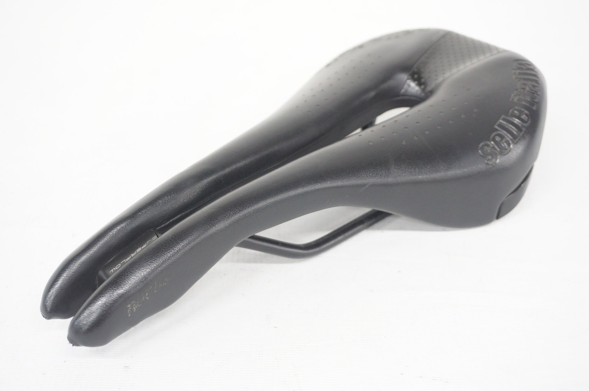 SELLE ITALIA 「セライタリア」 NOVUS ENDURANCE TM サドル