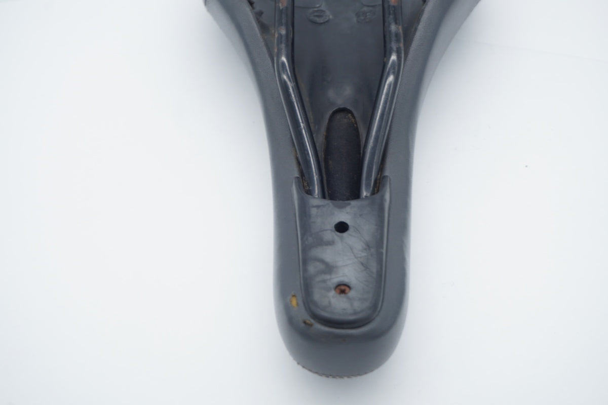 VELO 「ベロ」 AXIOM サドル / 京都八幡店