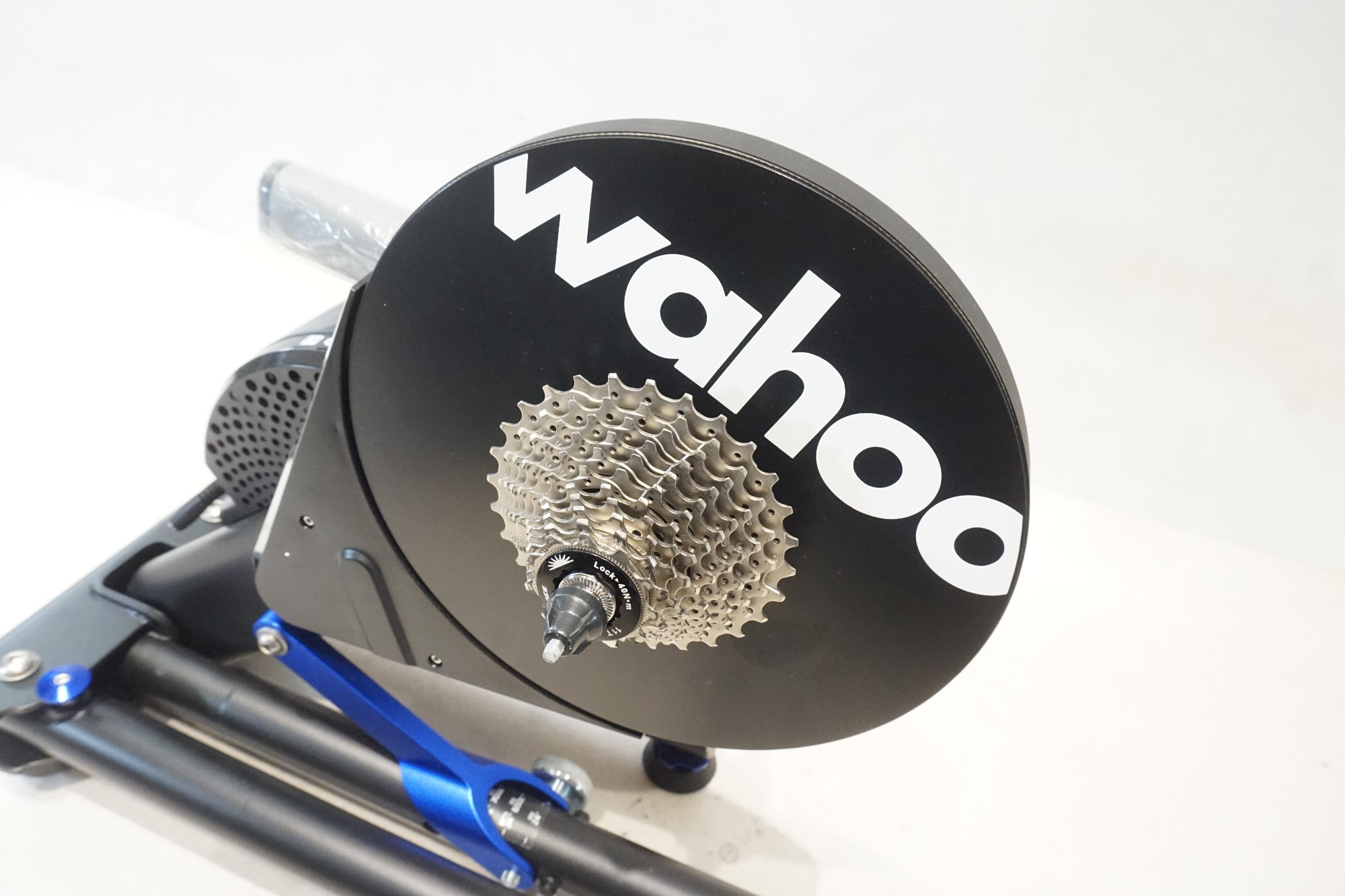 WAHOO 「ワフー」 KICKR V4 スマートトレーナー サイクルトレーナー