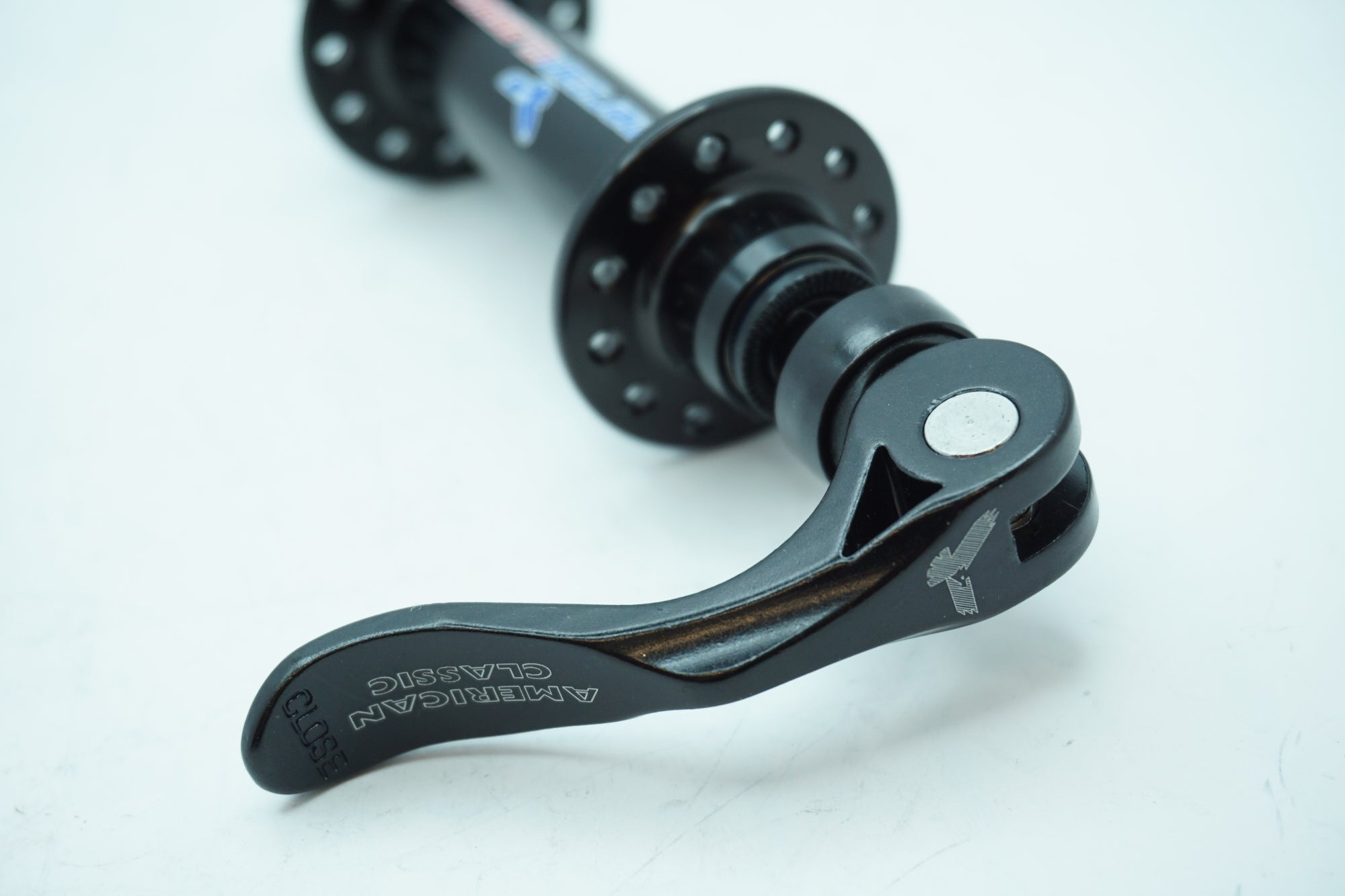 AMERICAN CLASSIC 「アメリカンクラシック」 フロントハブ / 有明