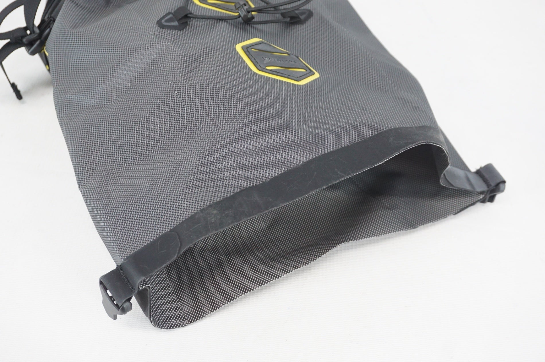 APIDURA 「アピデュラ」 エクスペディション 9L サドルパック / 阪急塚口店