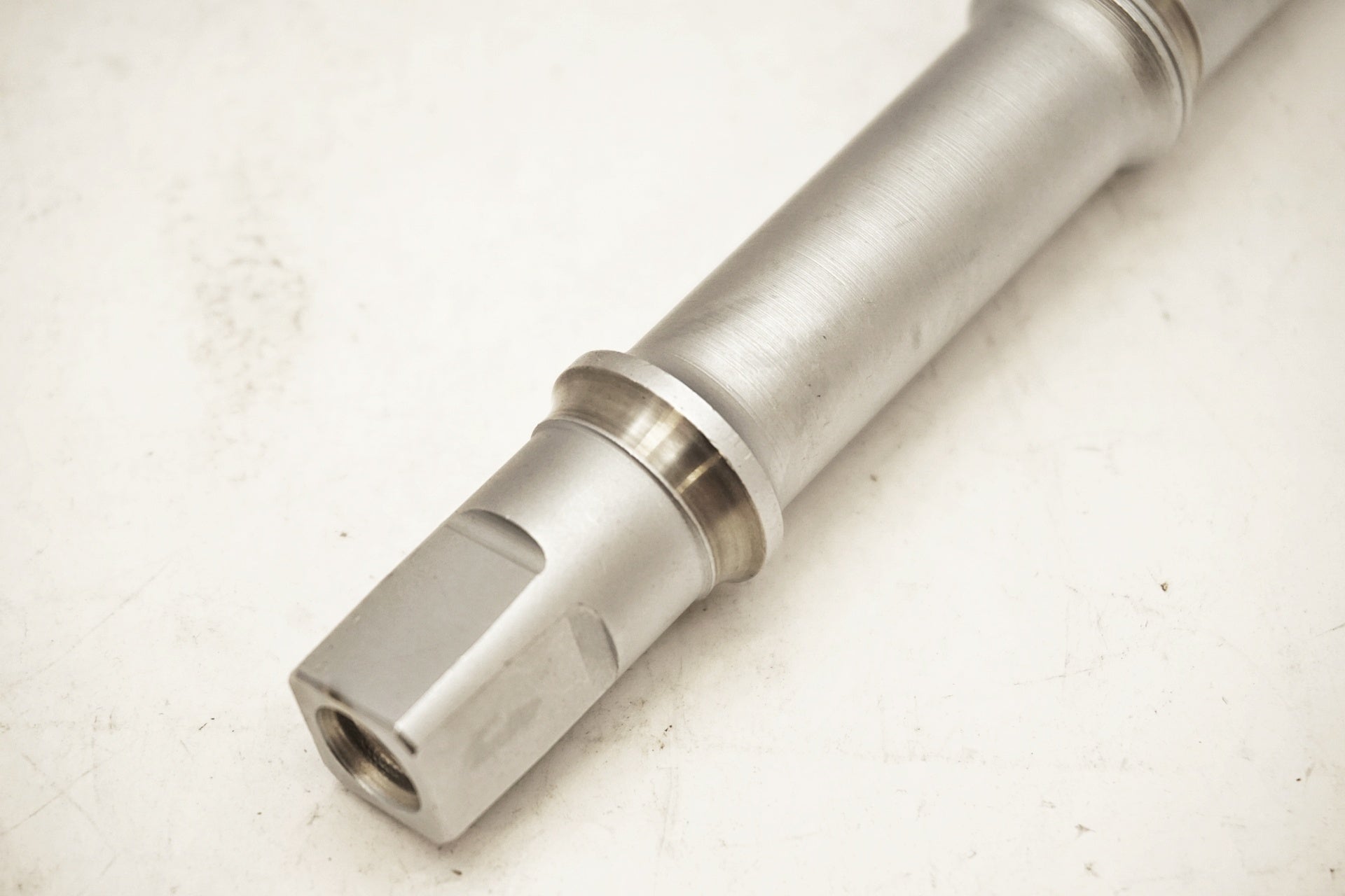 SUNTOUR 「サンツアー」 SUPERBE PRO BB-SB11-E ボトムブラケット / 有明ガーデン店