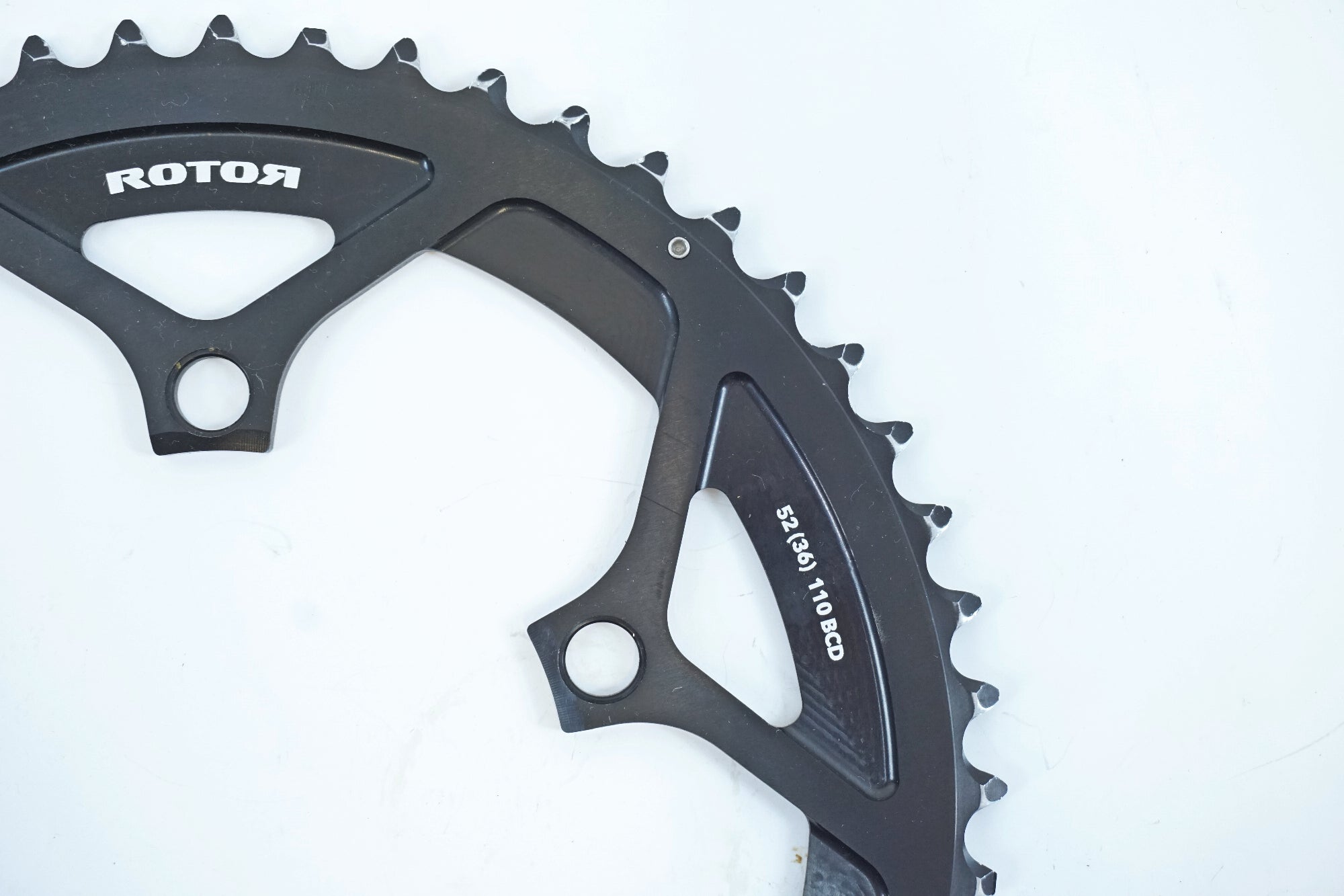 ROTOR 「ローター」 Q-RINGS 7075 T6 CNC 110BCD 52T 11S アウターチェーンリング / 有明ガーデン店