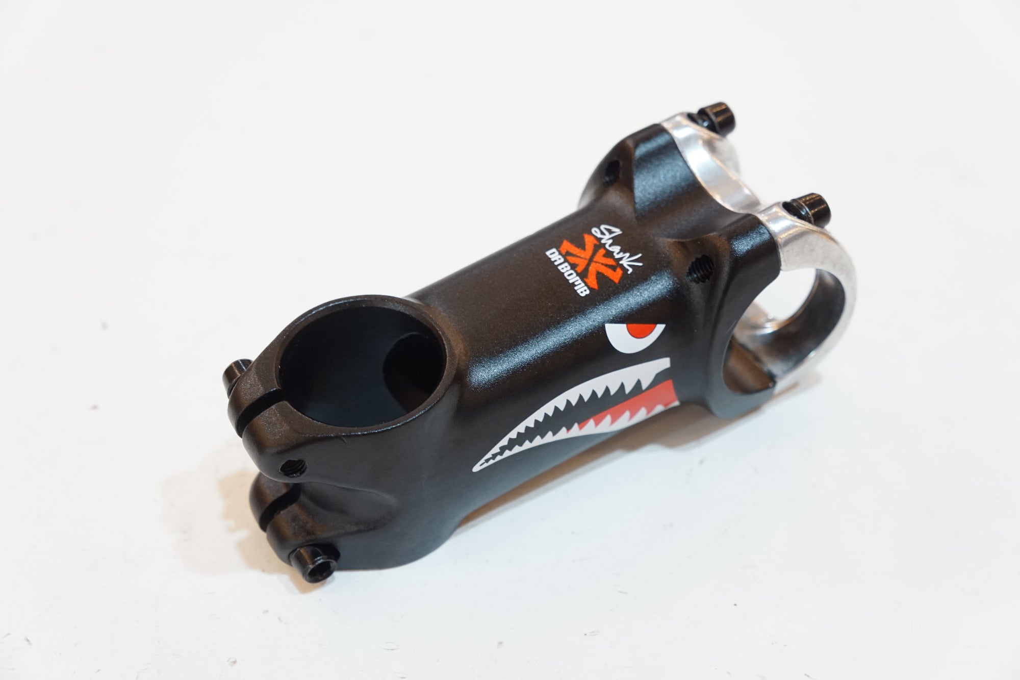 DA BOMB 「ダ ボム」 シャーク φ31.8 70mm ステム / バイチャリ浦和ベース