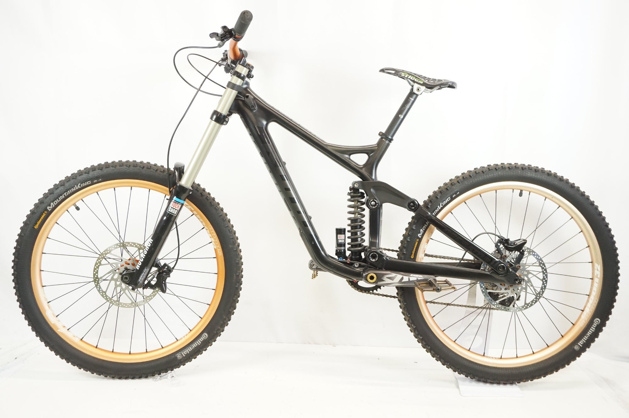 KONA 「コナ」 SUPREME OPERATOR 2015年モデル 26インチ